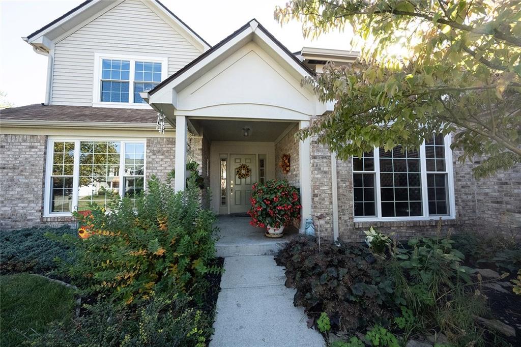 13253 Knoll Ridge Fishers, IN 46038 - Photo 3 of 60 Gallery Image 3