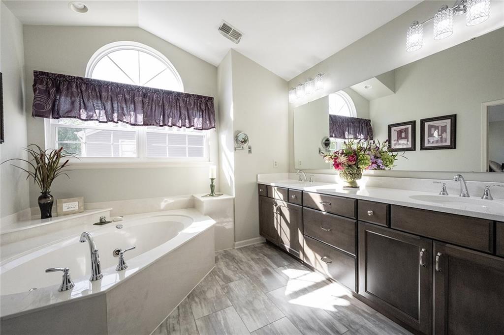 13253 Knoll Ridge Fishers, IN 46038 - Photo 39 of 60 Gallery Image 39