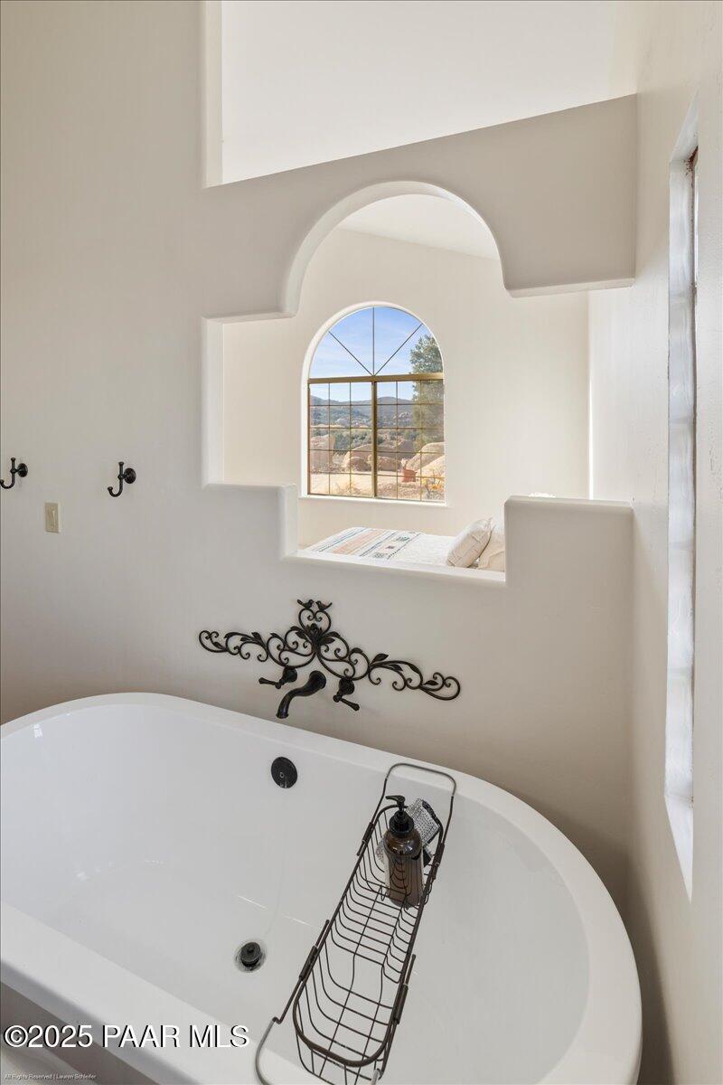 4515 West Old Stage Road Prescott, AZ 86305 - Photo 22 of 42 25-Primary Bathroom