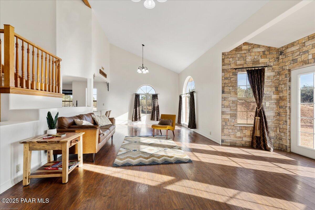 4515 West Old Stage Road Prescott, AZ 86305 - Photo 6 of 42 08-Living Room