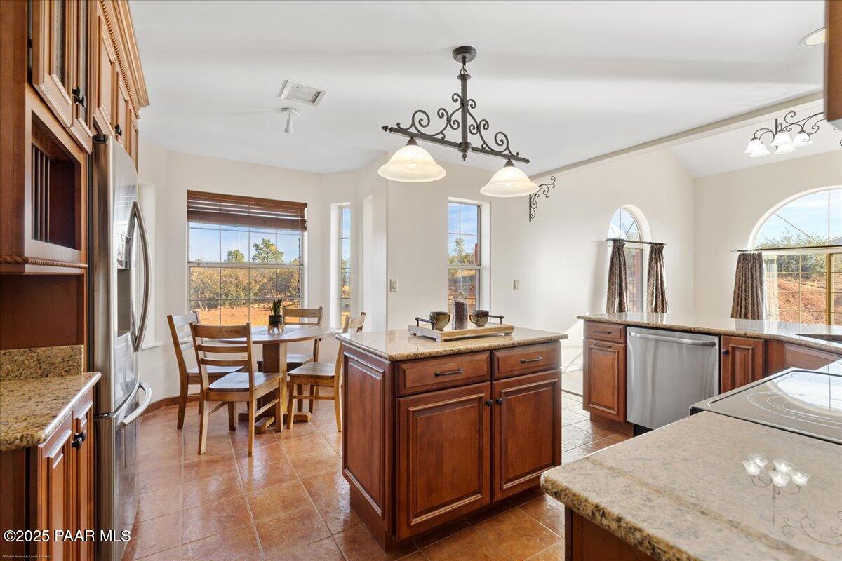 4515 West Old Stage Road Prescott, AZ 86305 - Photo 8 of 42 15-Kitchen