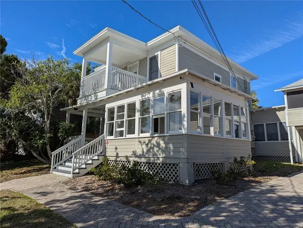$1,290 | 127 South Peninsula Drive, Unit 3, Daytona Beach, FL 32118
