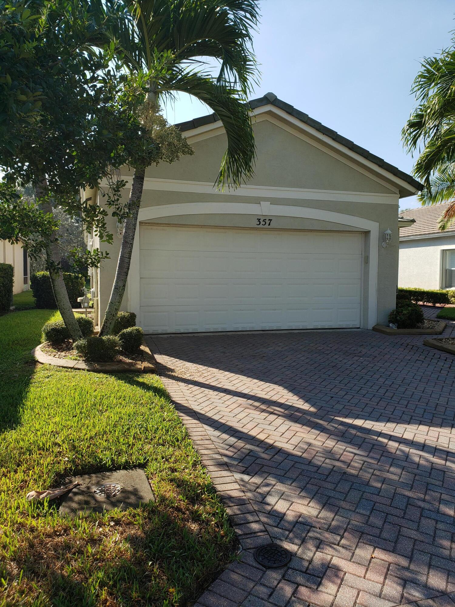 357 Southwest Coconut Key Way Port St. Lucie, FL 34986 - Photo 2 of 56 20220907_094600