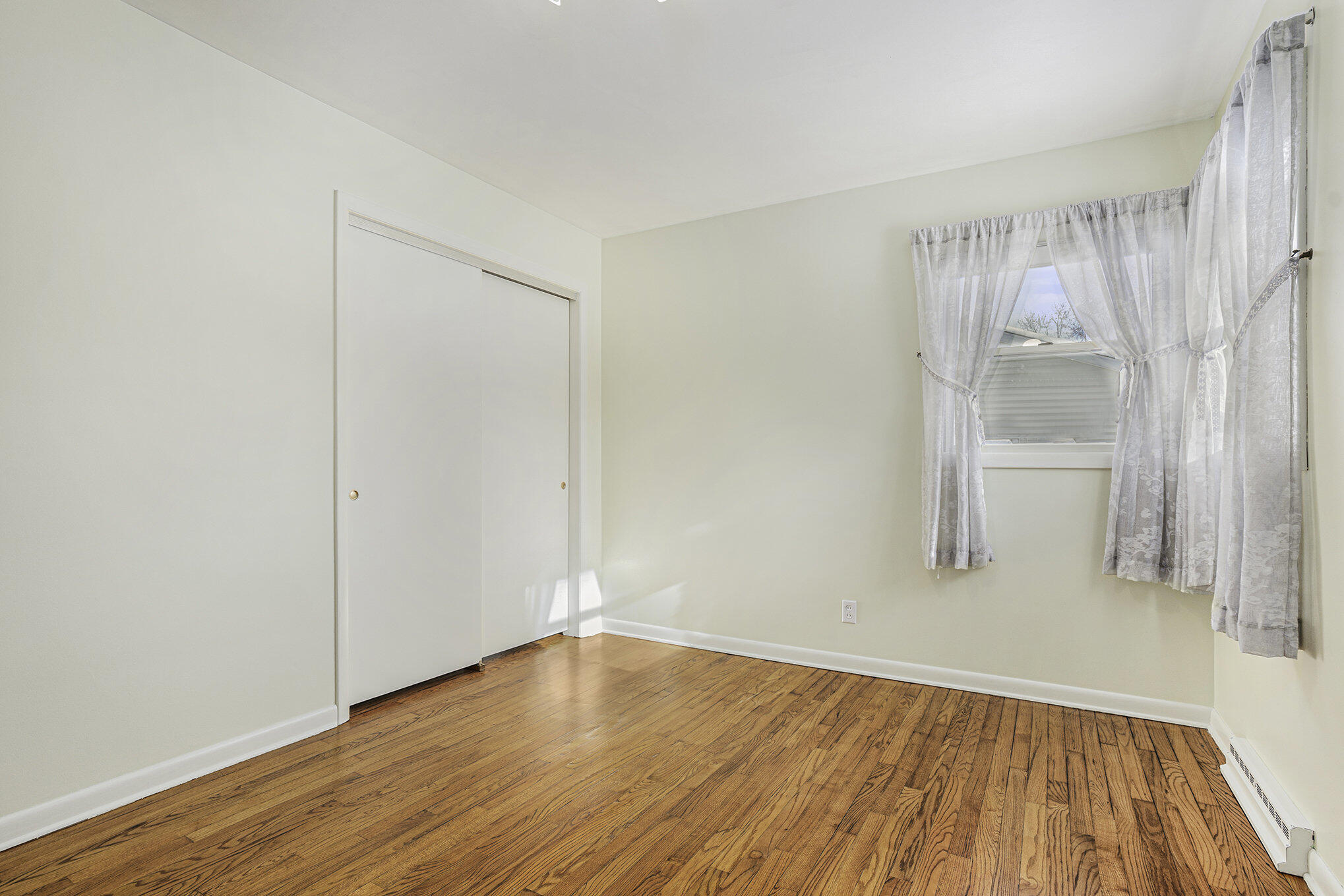 1400 Trebor Road St. Joseph, MI 49085 - Photo 13 of 28 2nd Bedroom
