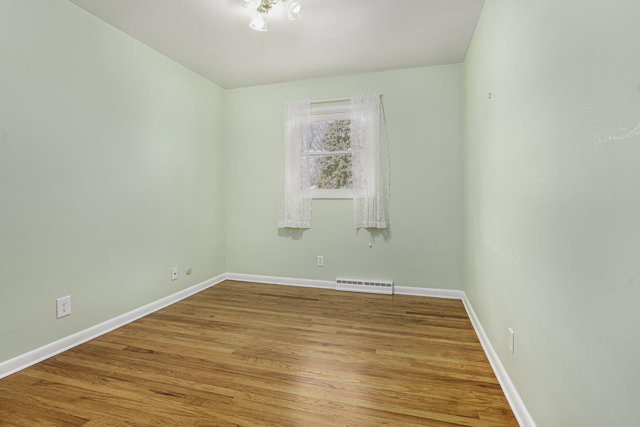 1400 Trebor Road St. Joseph, MI 49085 - Photo 14 of 28 3rd Bedroom