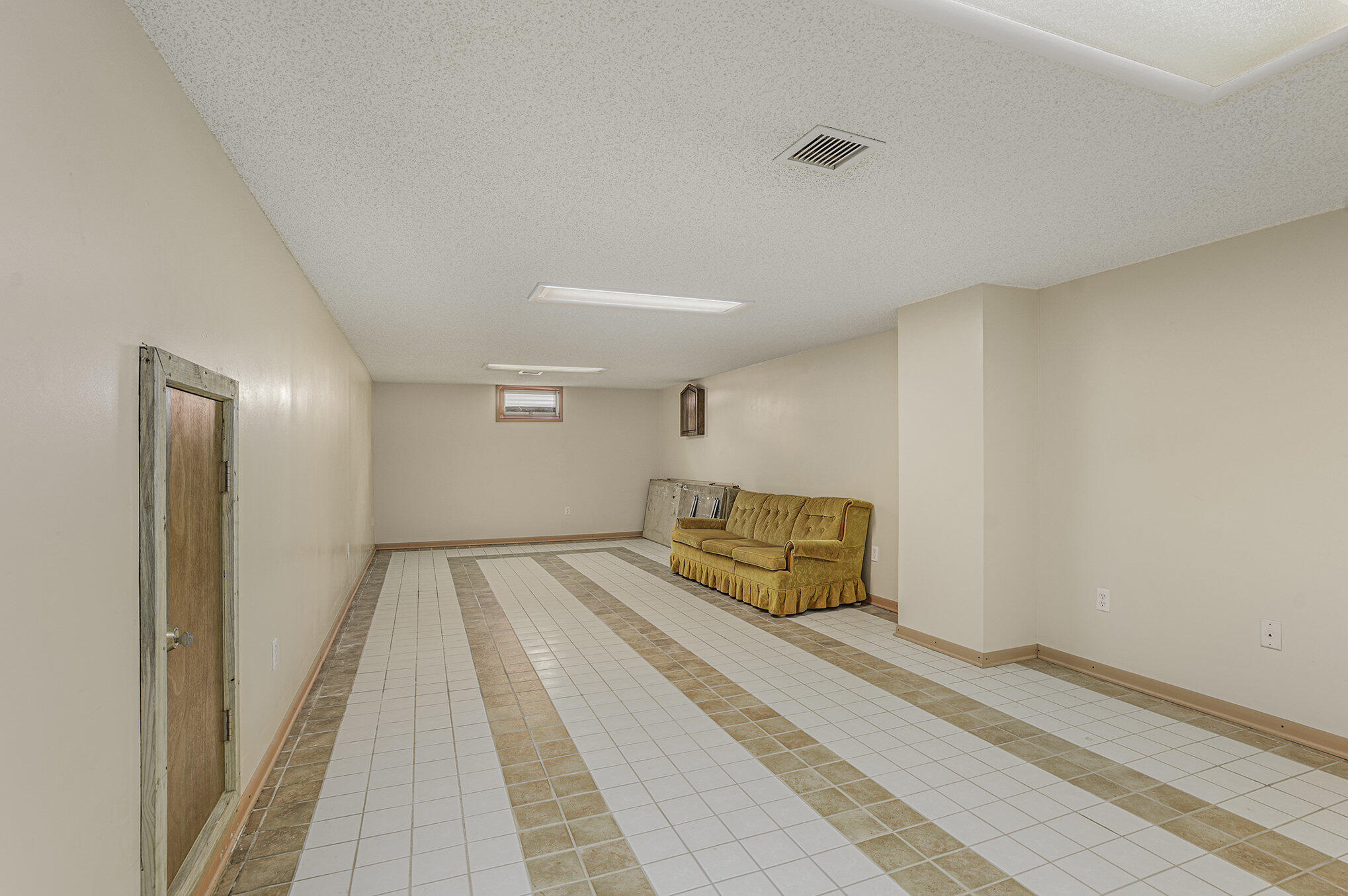 1400 Trebor Road St. Joseph, MI 49085 - Photo 17 of 28 Rec Room