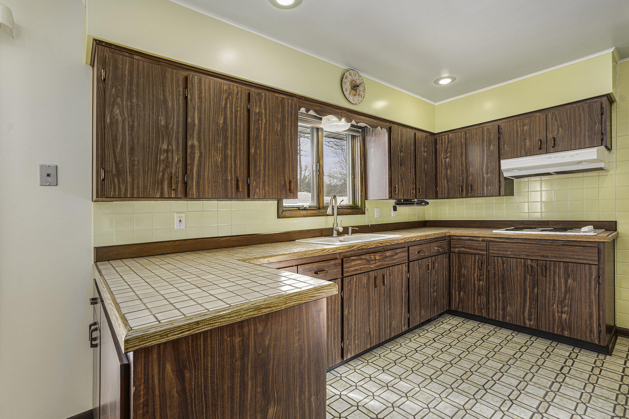 1400 Trebor Road St. Joseph, MI 49085 - Photo 8 of 28 Kitchen