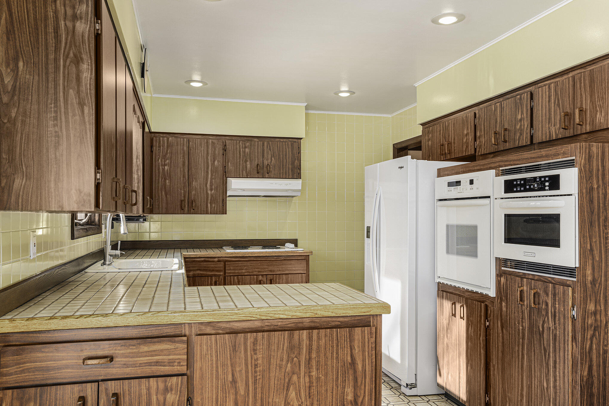 1400 Trebor Road St. Joseph, MI 49085 - Photo 9 of 28 Kitchen