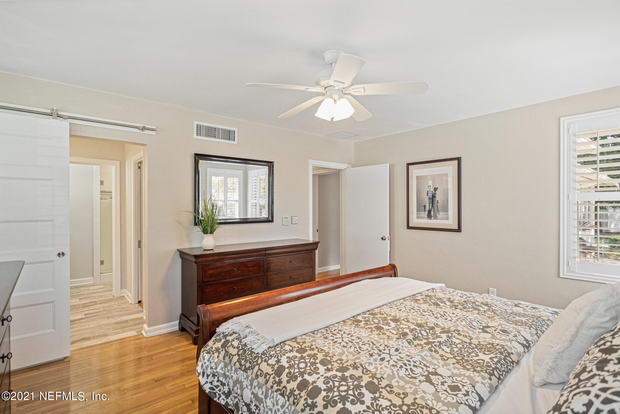 977 Waterman Road North Jacksonville, FL 32207 - Photo 11 of 44 977 Waterman Rd N (12).jpg-FULL