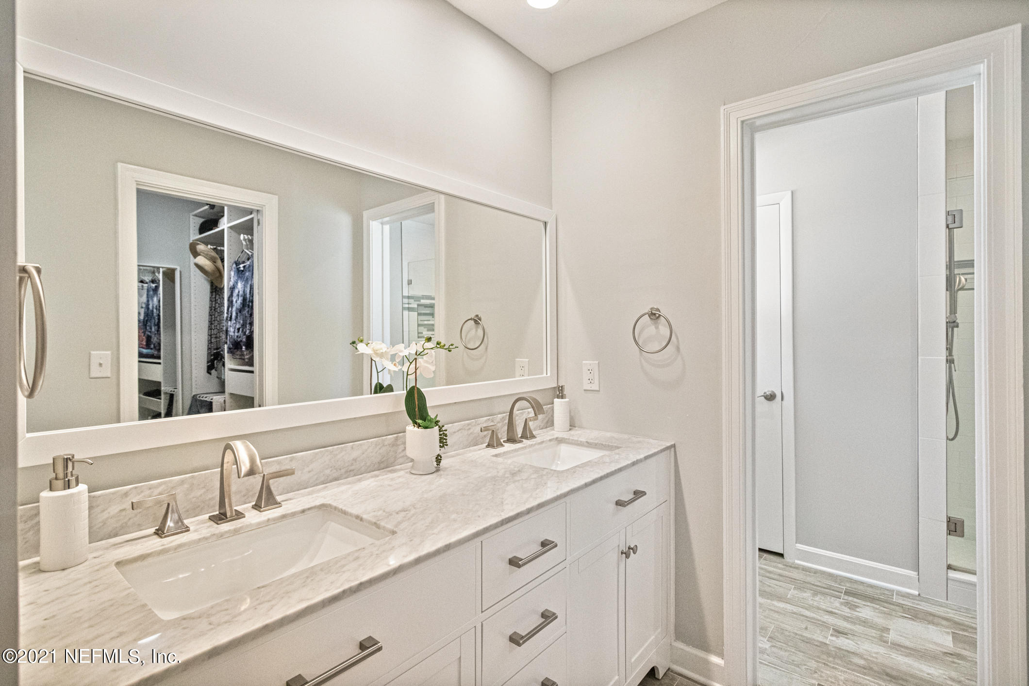 977 Waterman Road North Jacksonville, FL 32207 - Photo 12 of 44 977 Waterman Rd N (13).jpg-FULL