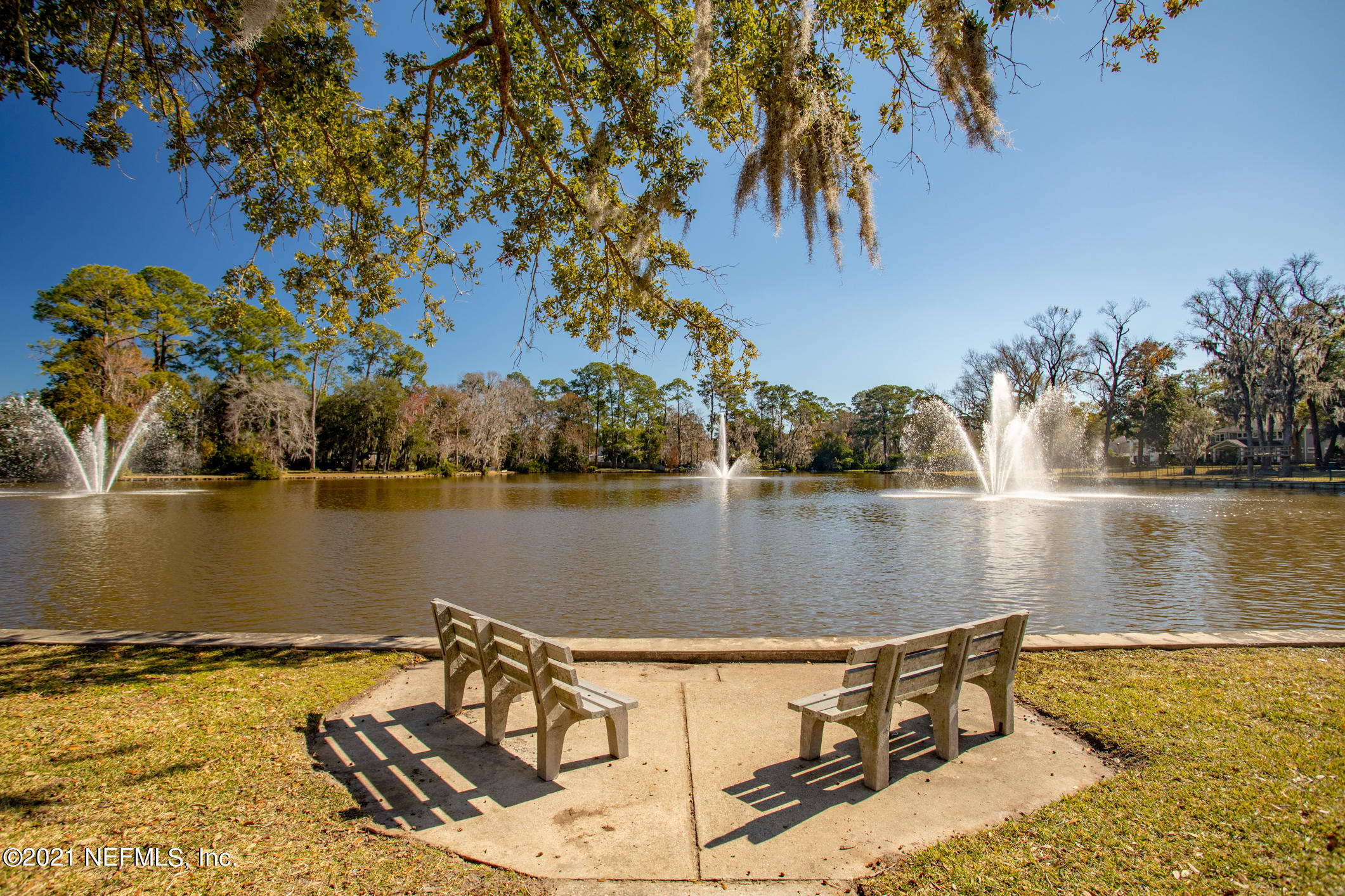 977 Waterman Road North Jacksonville, FL 32207 - Photo 41 of 44 OHO Amenities Library - Colonial Manor L