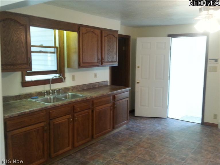 3490 North County Line Road Madison, OH 44057 - Photo 4 of 21
