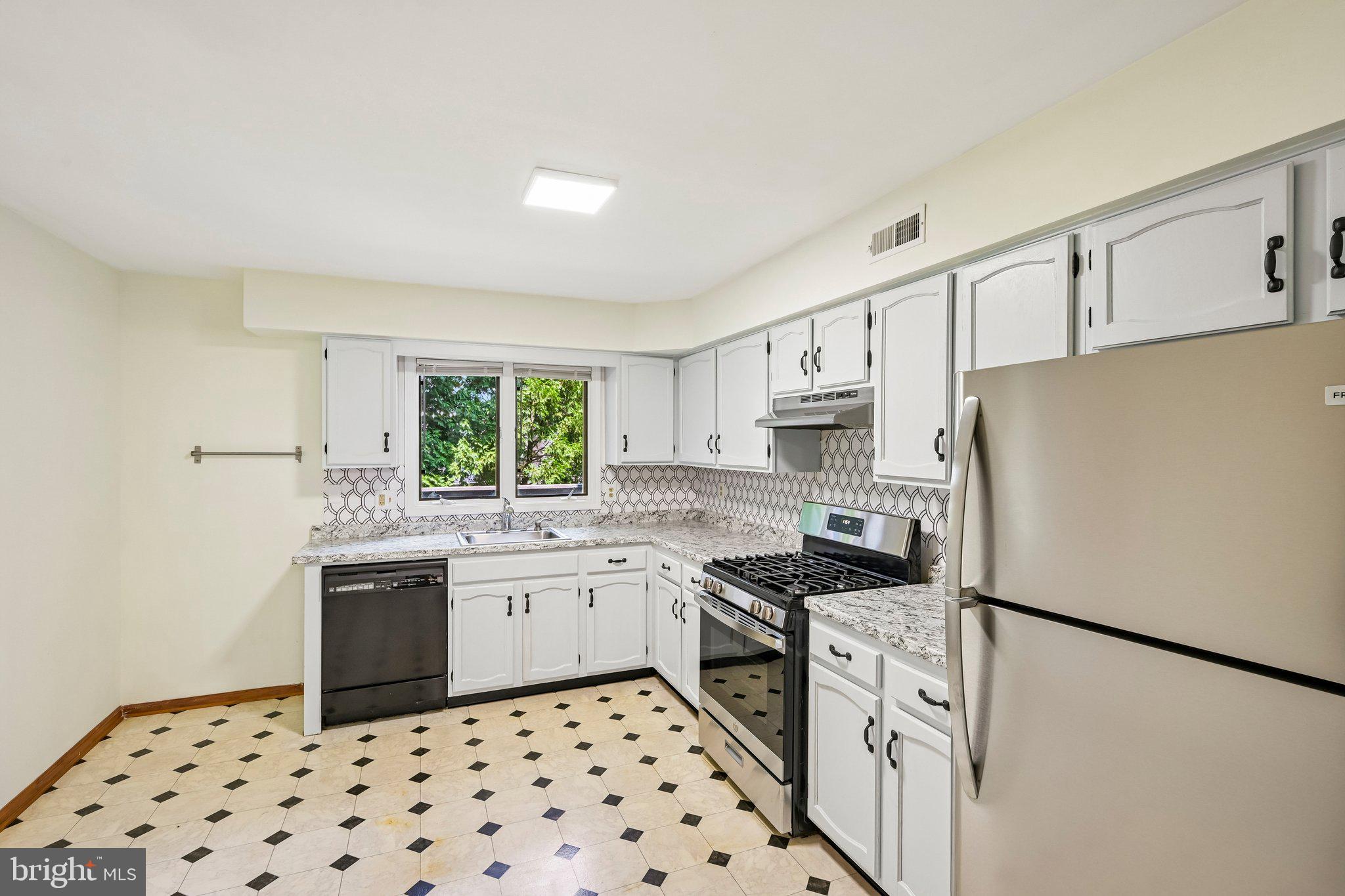 8816 Ridge Avenue, Unit 17 Philadelphia, PA 19128 - Photo 11 of 39 Gallery Image 11
