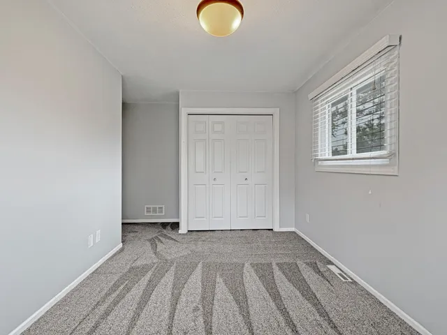 $2,345 | 9700 Thomas Avenue North, Brooklyn Park, MN 55444