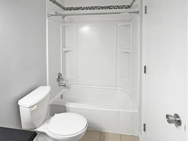 $2,345 | 9700 Thomas Avenue North, Brooklyn Park, MN 55444