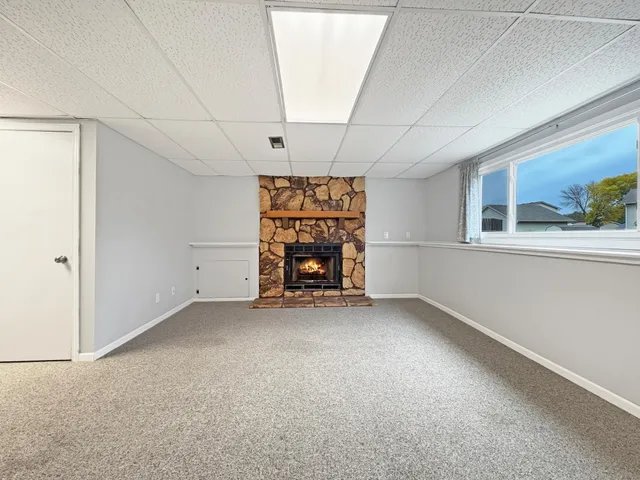 $2,345 | 9700 Thomas Avenue North, Brooklyn Park, MN 55444