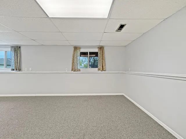 $2,345 | 9700 Thomas Avenue North, Brooklyn Park, MN 55444