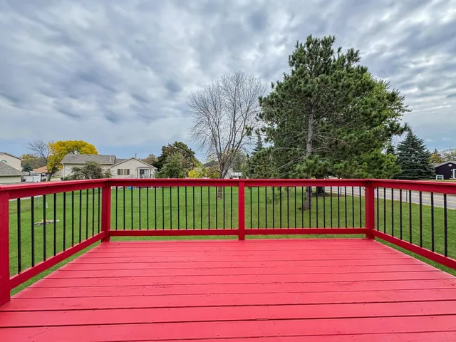 $2,345 | 9700 Thomas Avenue North, Brooklyn Park, MN 55444