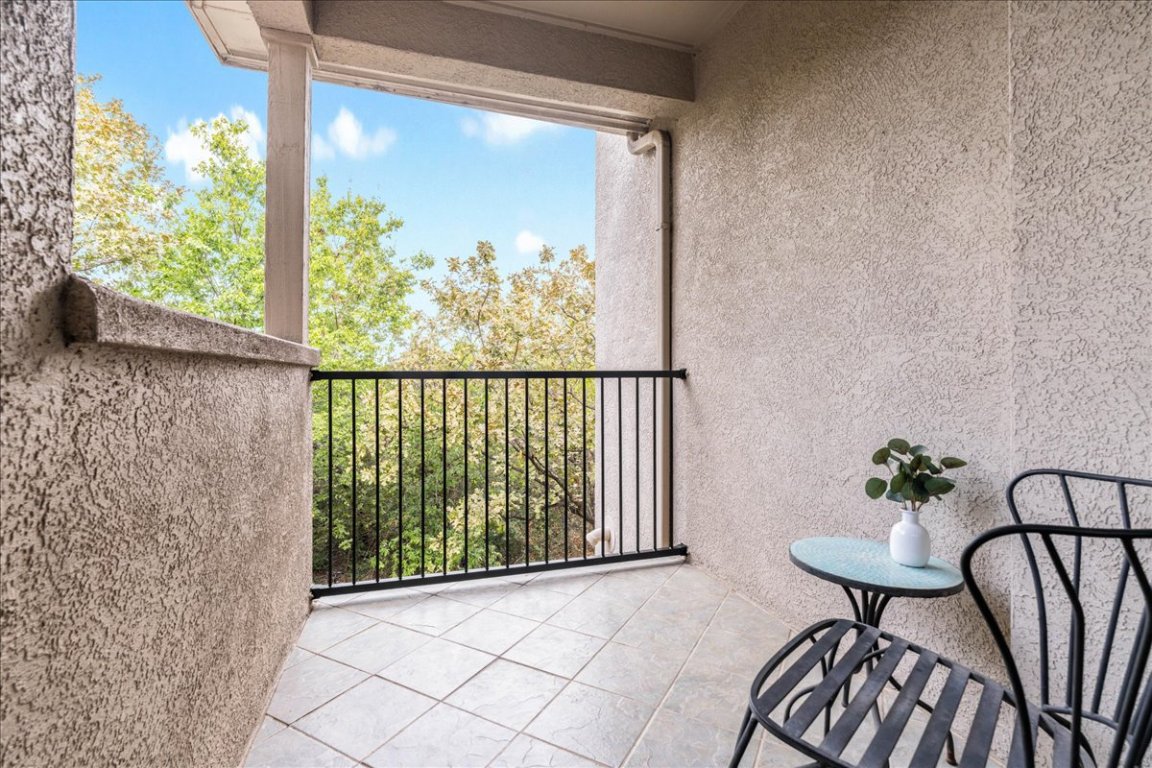 11203 Ranch Road 2222, Unit 1406 Austin, TX 78730 - Photo 21 of 37 a view of a balcony