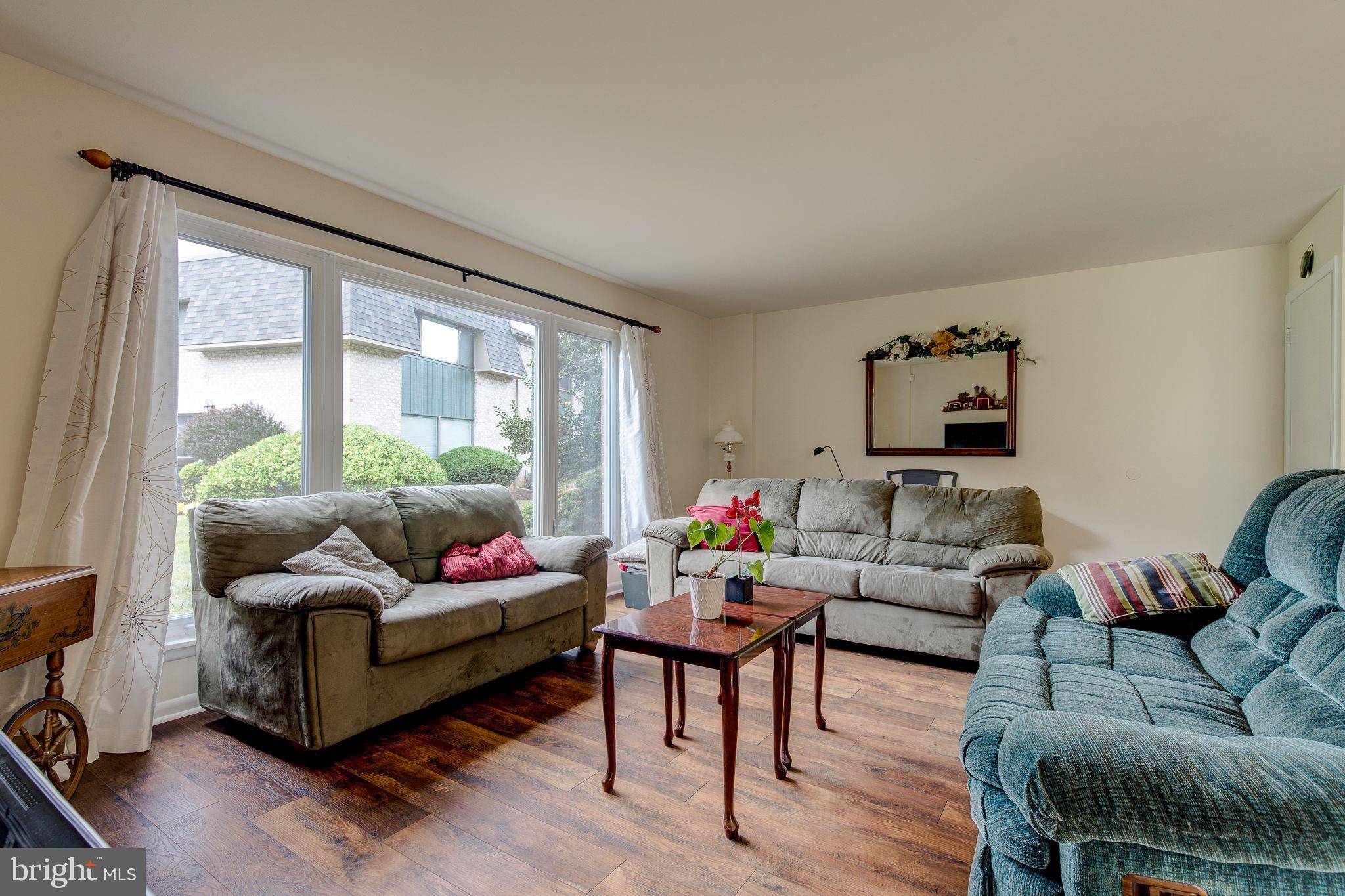 983 Putnam Boulevard, Unit 83 Wallingford, PA 19086 - Photo 11 of 27 Living Area