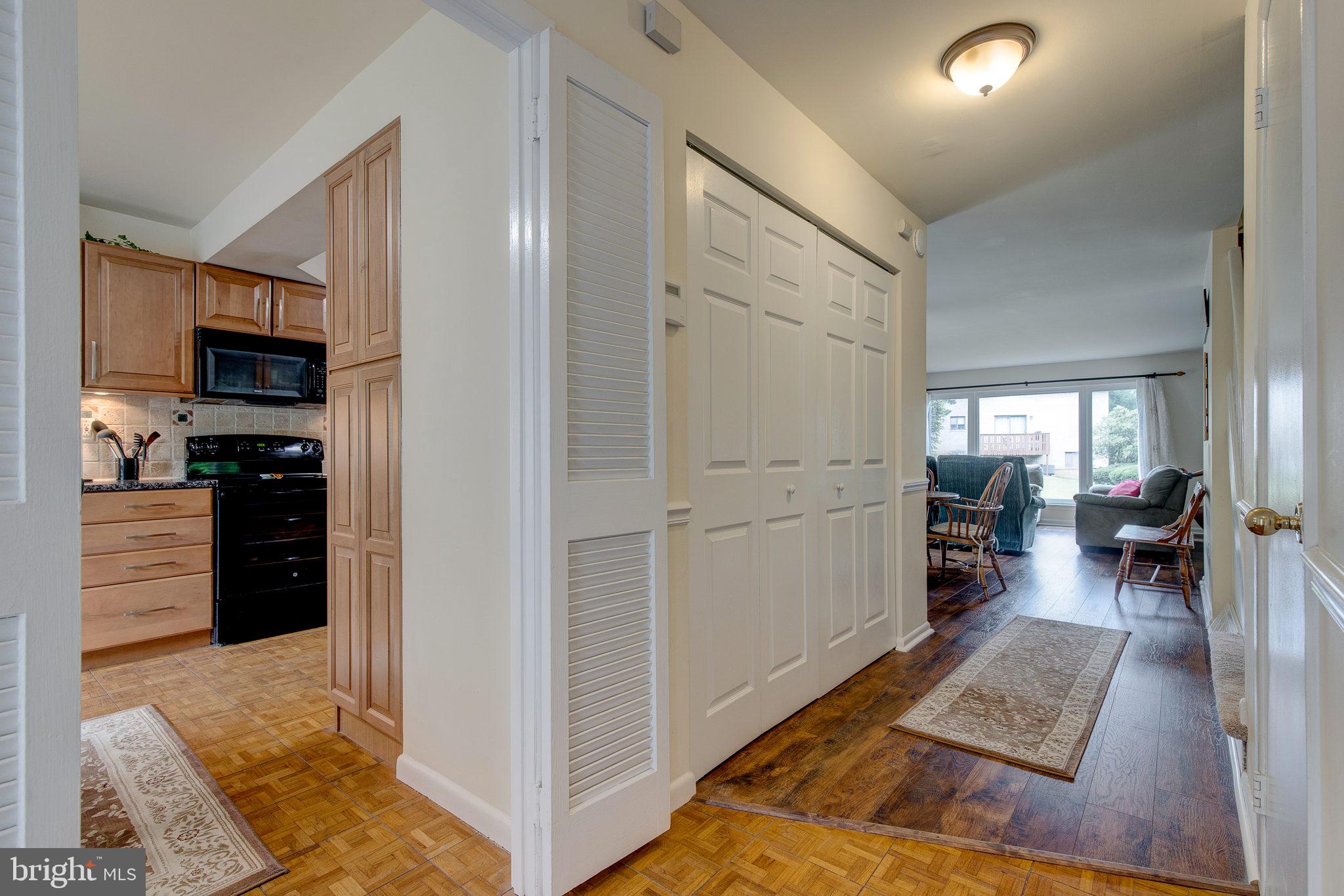 983 Putnam Boulevard, Unit 83 Wallingford, PA 19086 - Photo 4 of 27 The Entry