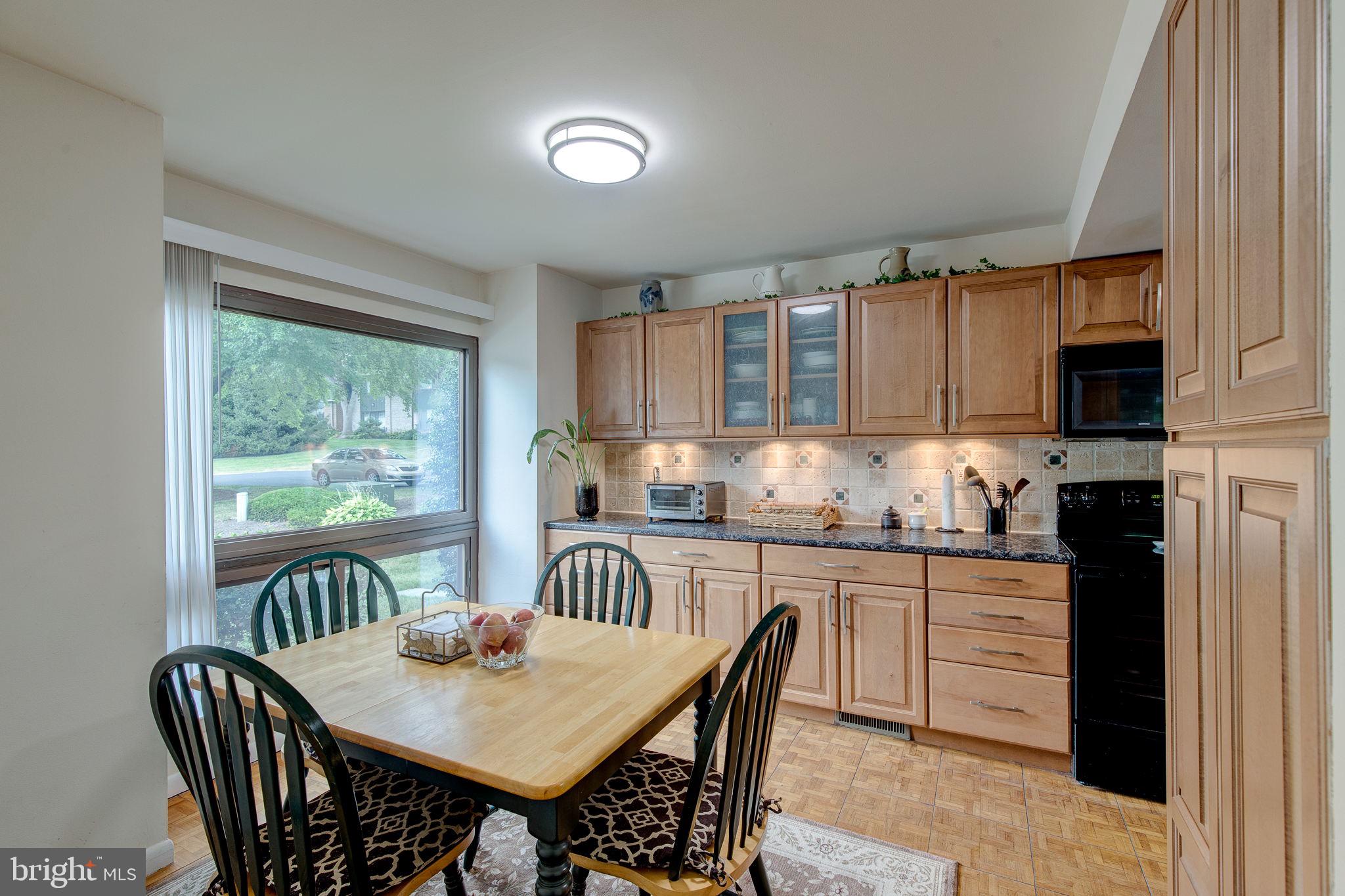 983 Putnam Boulevard, Unit 83 Wallingford, PA 19086 - Photo 5 of 27 Breakfast Room
