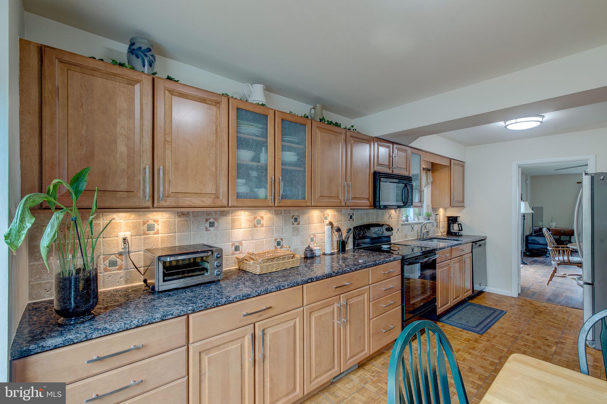 983 Putnam Boulevard, Unit 83 Wallingford, PA 19086 - Photo 7 of 27 Kitchen