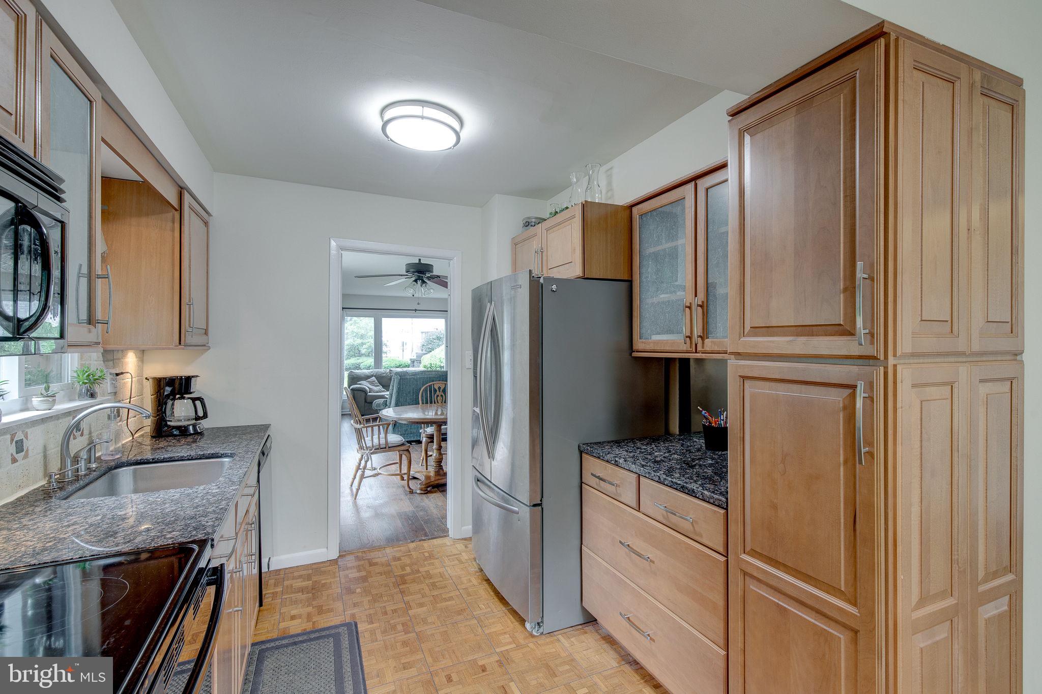 983 Putnam Boulevard, Unit 83 Wallingford, PA 19086 - Photo 8 of 27 Kitchen