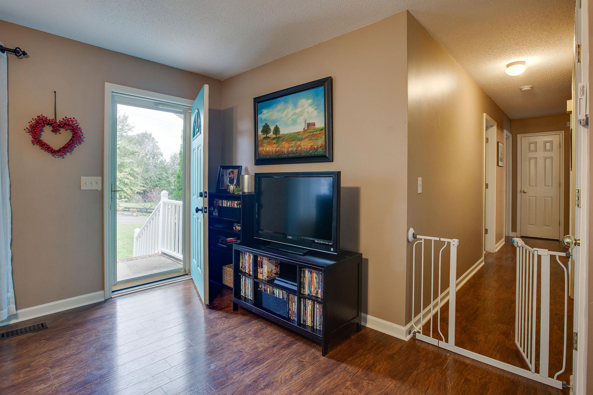 2005 Forest Ridge Trail Columbia, TN 38401 - Photo 5 of 26 Open Front Door and walk into the Friendly Living Room