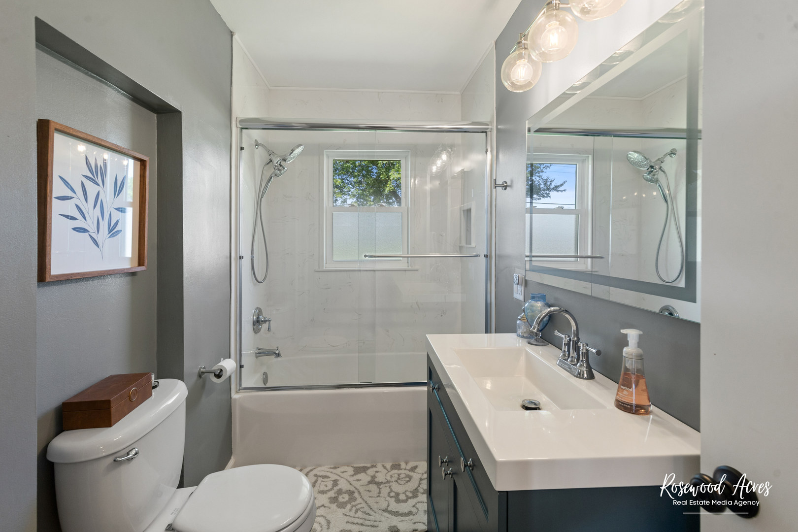 3090 River Road Kankakee, IL 60901 - Photo 13 of 22 a bathroom with a sink toilet and mirror