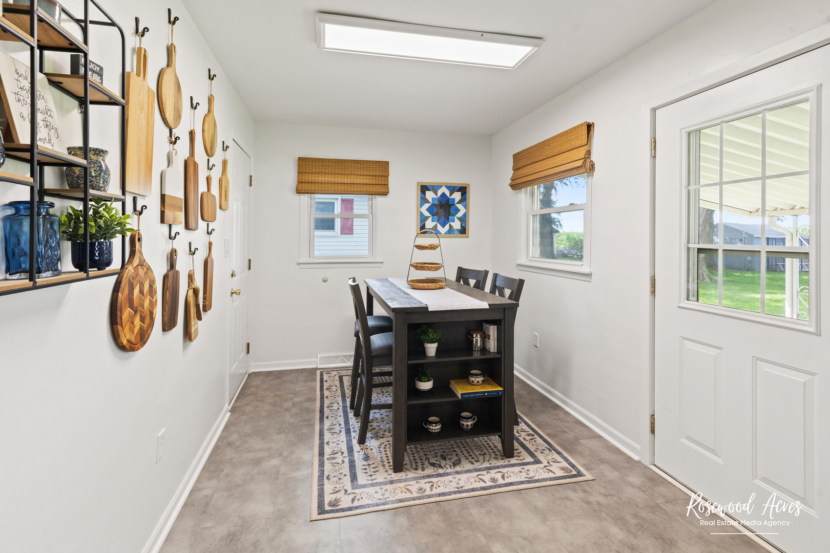 3090 River Road Kankakee, IL 60901 - Photo 9 of 22 a view of a dining room with furniture