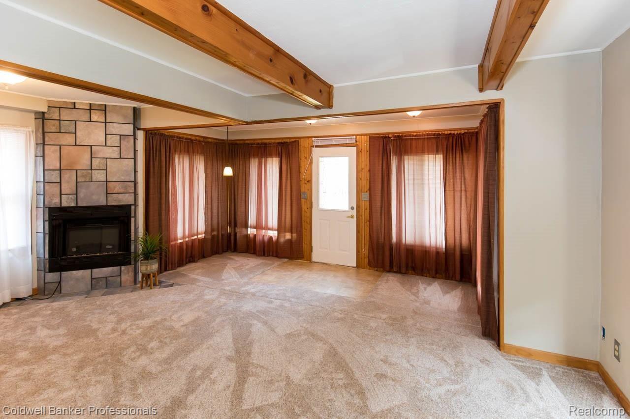 3342 Pershing Street Wayne, MI 48184 - Photo 15 of 32 Living room view #5