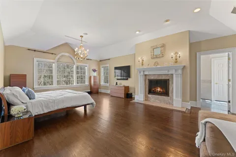 $4,995,000 | 5 Rocky Hollow Drive, Larchmont, NY 10538