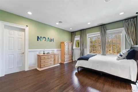 $4,995,000 | 5 Rocky Hollow Drive, Larchmont, NY 10538