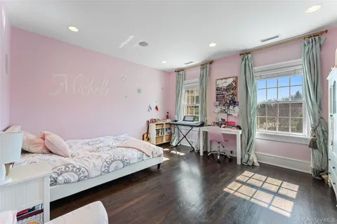 $4,995,000 | 5 Rocky Hollow Drive, Larchmont, NY 10538