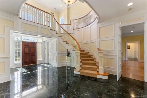 $4,995,000 | 5 Rocky Hollow Drive, Larchmont, NY 10538