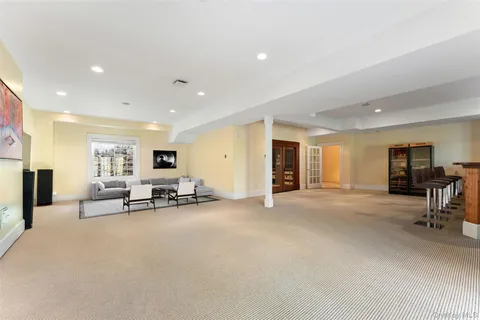 $4,995,000 | 5 Rocky Hollow Drive, Larchmont, NY 10538