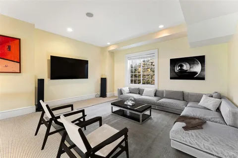 $4,995,000 | 5 Rocky Hollow Drive, Larchmont, NY 10538