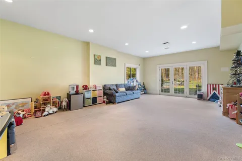 $4,995,000 | 5 Rocky Hollow Drive, Larchmont, NY 10538