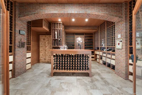 $4,995,000 | 5 Rocky Hollow Drive, Larchmont, NY 10538