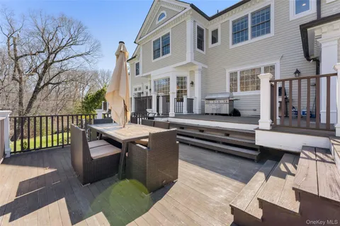 $4,995,000 | 5 Rocky Hollow Drive, Larchmont, NY 10538