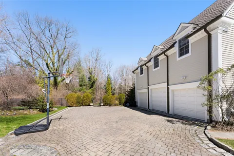 $4,995,000 | 5 Rocky Hollow Drive, Larchmont, NY 10538