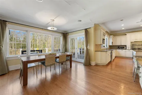 $4,995,000 | 5 Rocky Hollow Drive, Larchmont, NY 10538