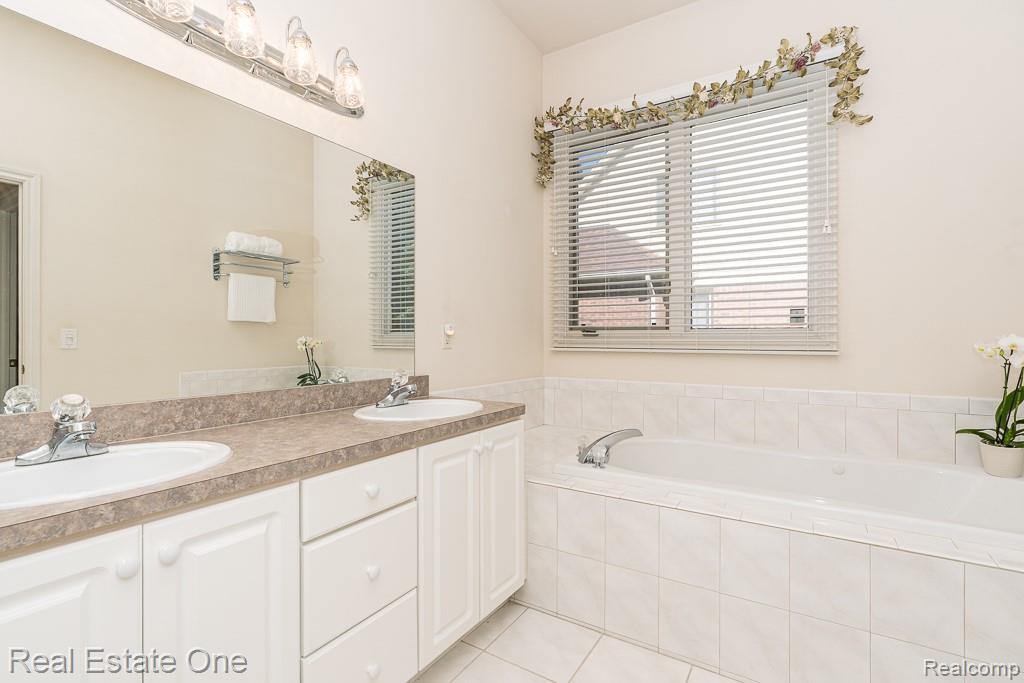 6615 Chatham Circle Rochester Hills, MI 48306 - Photo 31 of 62
