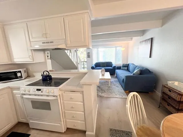 $3,150 | 231 Linden Avenue, Unit 9, Carpinteria, CA 93013