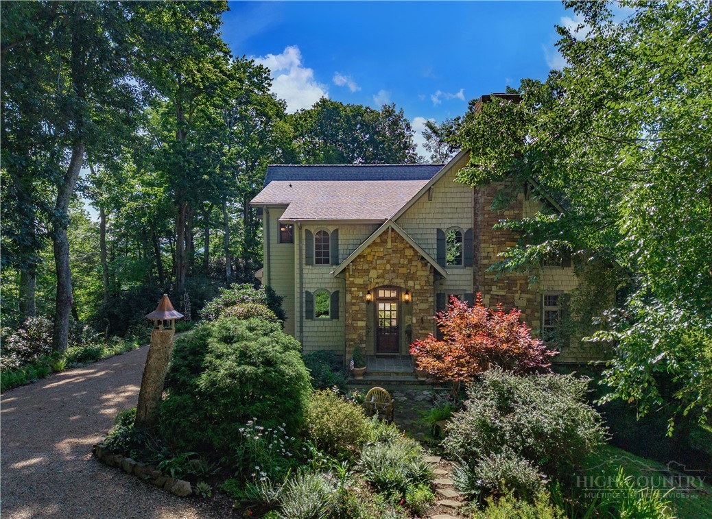 558 Husky Mountain Road Vilas, NC 28692 - Photo 2 of 50 Gallery Image 2