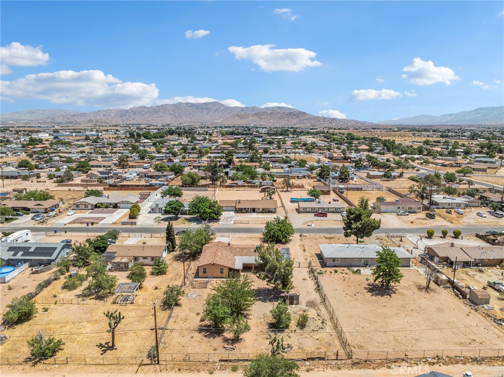13372 Tutelo Road Apple Valley, CA 92308 - Photo 5 of 53