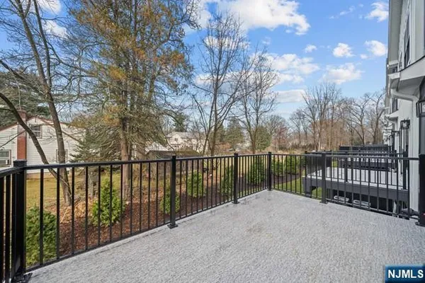 $7,600 | 147 Central Avenue, Unit 19, Old Tappan, NJ 07675