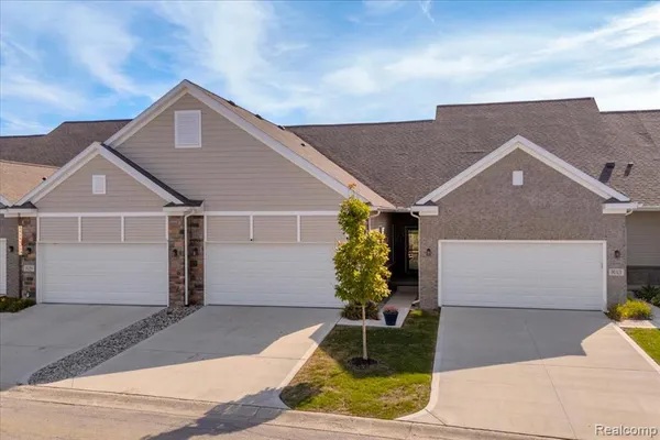 $289,000 | 831 Plum Village Court, Monroe, MI 48161