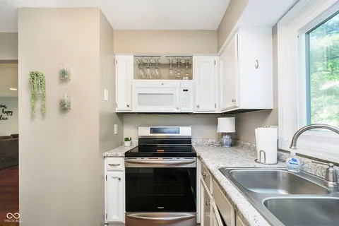 $725,000 | 1940 Stringtown Pike, Cicero, IN 46034